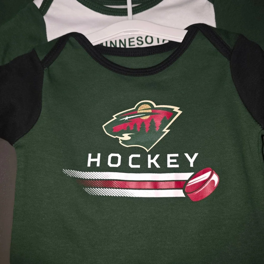 NHL Minnesota Wild 3 Piece Bodysuit Set Green White Black 3-6M